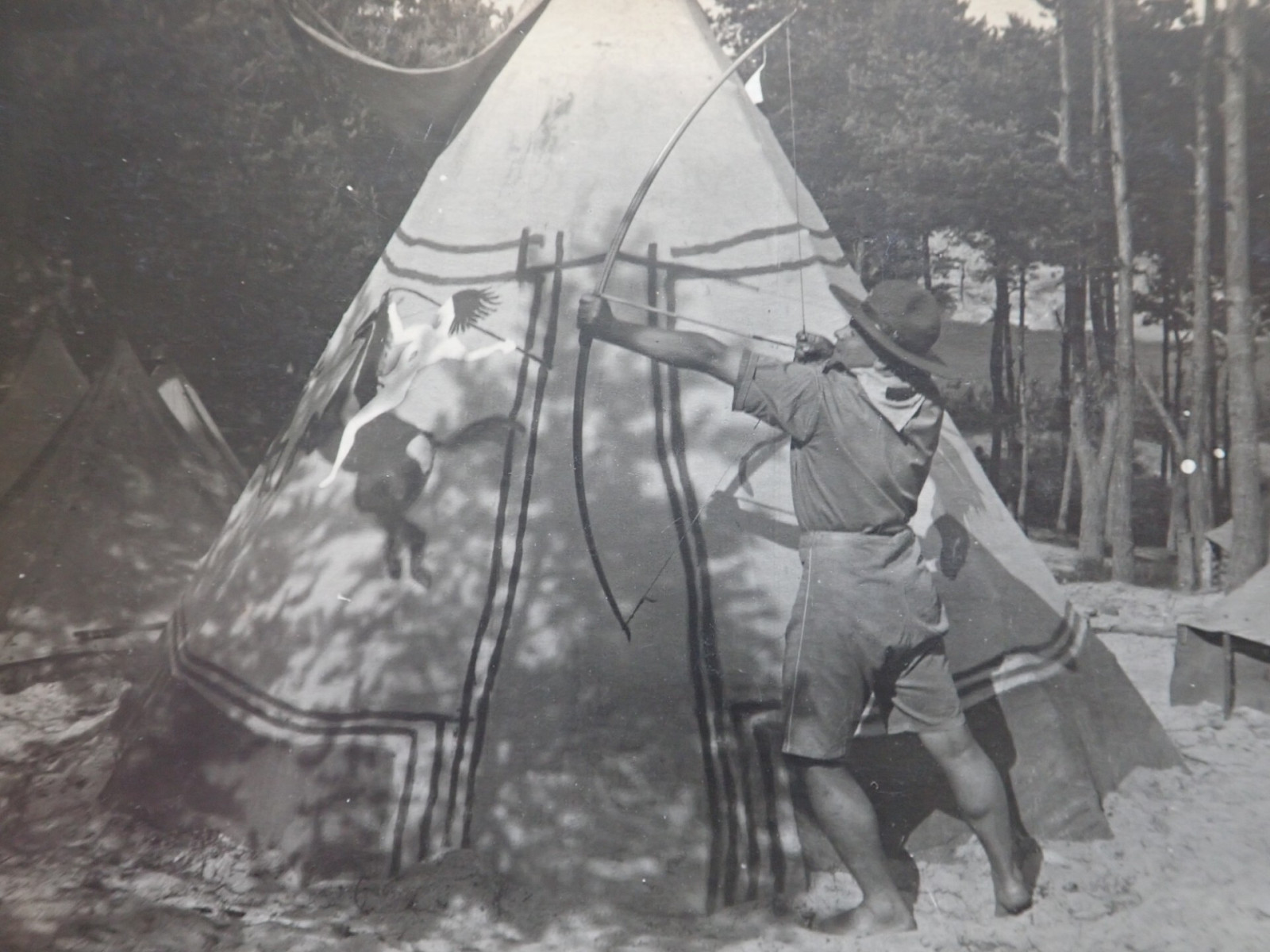 �st�edn� Lesn� �kola, Nov� Ves 1924. Za na�e st�edisko se z��astnil br. S. Vesel�-Weston. Vedouc�m L� byl zn�m� cestovatel a skaut F.A. Elstner